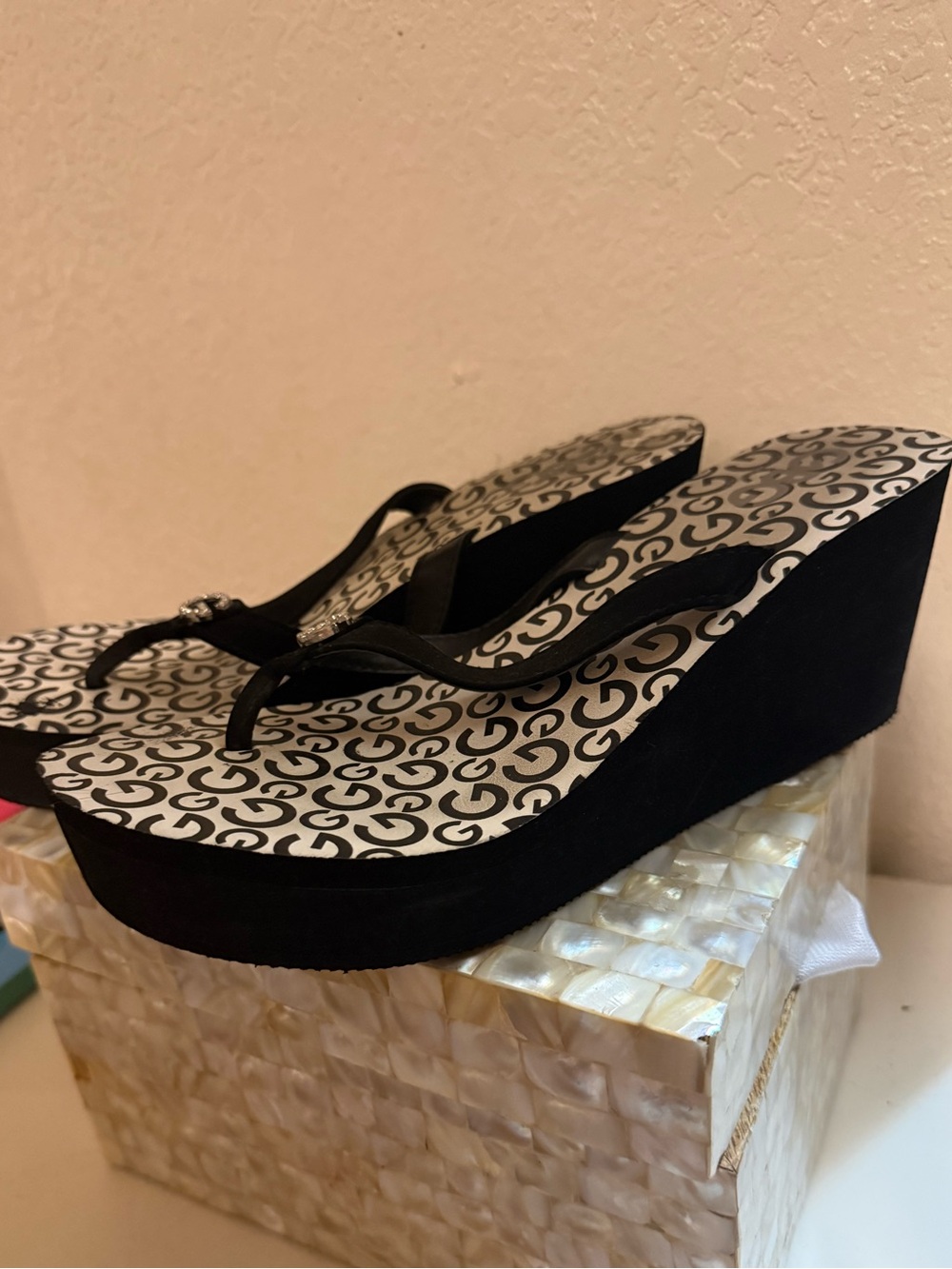 Guess Black Wedge Flip-Flops with Patterned Insole